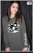 Modelo de camiseta monsters chica manga larga