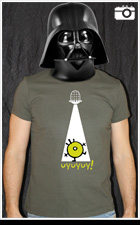 Modelo de camiseta ovni